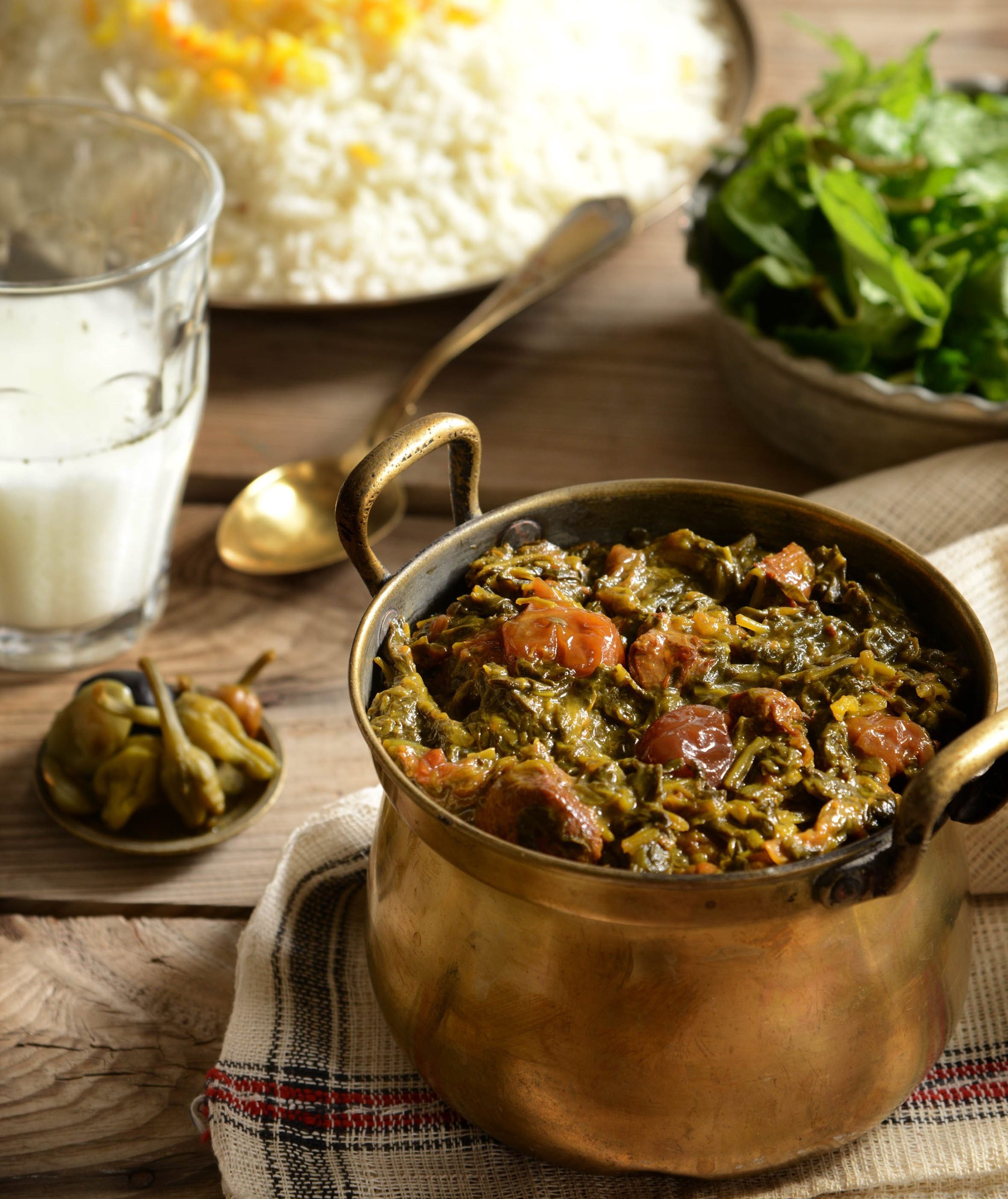 طرز تهیه خورش اسفناج و گوشت طرز تهیه خورش اسفناج و گوشت