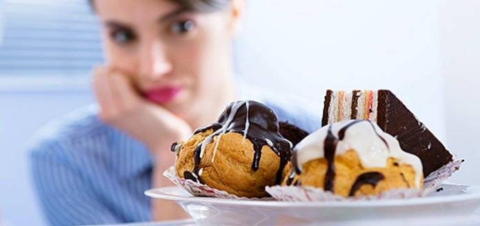 این حالات نگران کننده بدن نشانه کمبود آب است این حالات نگران کننده بدن نشانه کمبود آب است