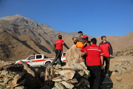 تلاش برای یافتن کوهنورد 52 ساله در لواسان (تصاویر) تلاش برای یافتن کوهنورد 52 ساله در لواسان (تصاویر)