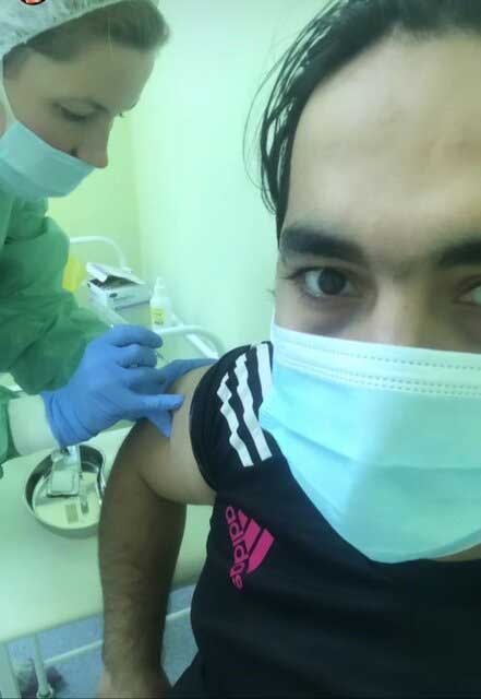 واکسن روسی کرونا به روحانی تزریق شد (+عکس)