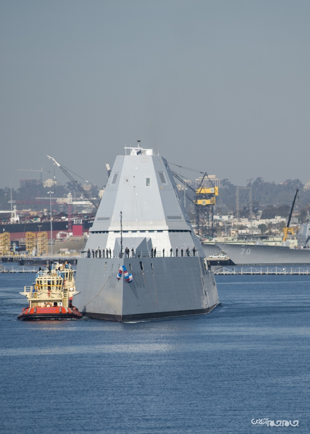 کوتاه درباره ناو جنگی فوق مدرن Zumwalt+تصاویر کوتاه درباره ناو جنگی فوق مدرن Zumwalt+تصاویر