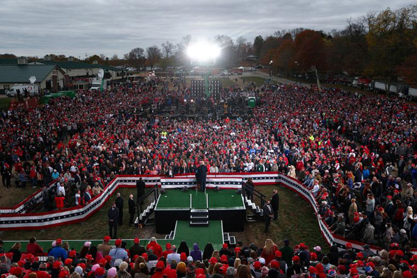 دور دنیا در قاب تصاویر؛ عملیات کشتن زنبورهای قاتل دور دنیا در قاب تصاویر؛ عملیات کشتن زنبورهای قاتل