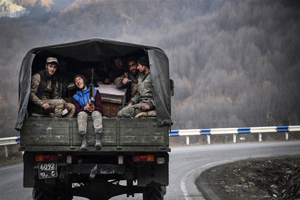 صف طولانی تست کرونا / ازدحام برای بلک فرایدی (تصاویر) صف طولانی تست کرونا / ازدحام برای بلک فرایدی (تصاویر)