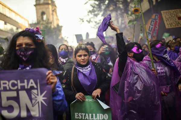 صف طولانی تست کرونا / ازدحام برای بلک فرایدی (تصاویر) صف طولانی تست کرونا / ازدحام برای بلک فرایدی (تصاویر)