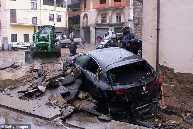 سه کشته ،دهها زخمی در سیلاب ساردینیا سه کشته ،دهها زخمی در سیلاب ساردینیا