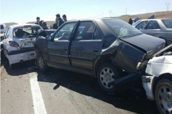 تصادف زنجیره ای 8 وسیله نقلیه در پل بسیج اراک