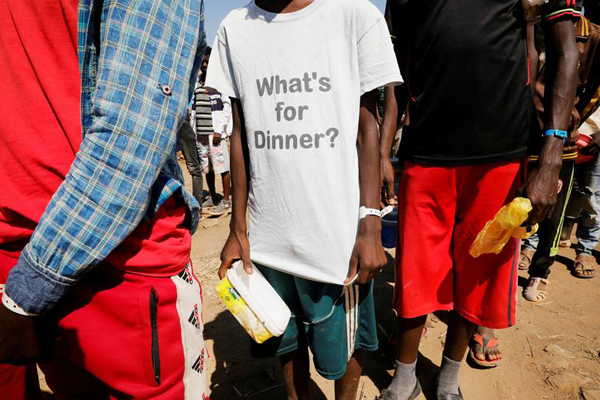 معترضانی که اتومبیل آتش می زنند (تصاویر) معترضانی که اتومبیل آتش می زنند (تصاویر)