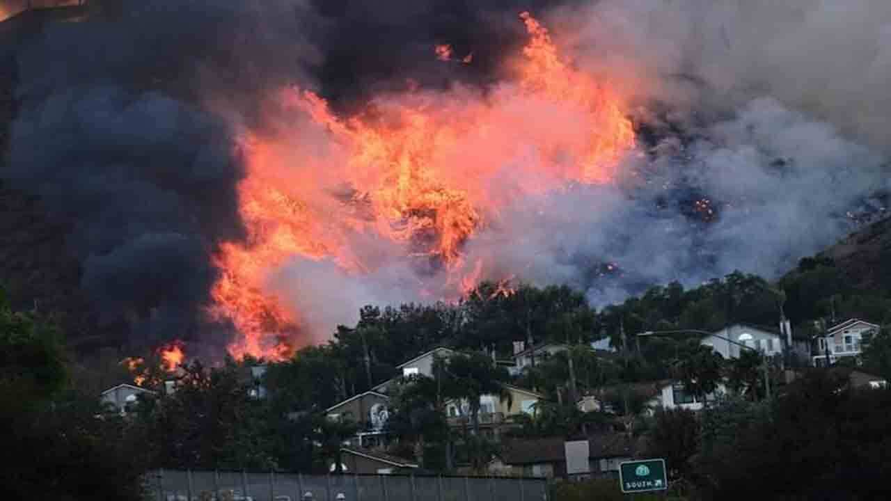 تخلیه هزاران نفر در پی آتش‌سوزی جنگلی در کالیفرنیا