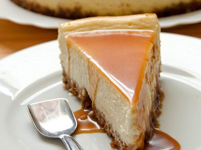 طرز تهیه “کیک کارامل” ساده و خوشمزه