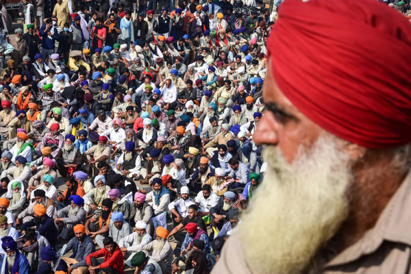 اعتراض کشاورزان در هند / مثل یک دختر بازی کن (تصاویر) اعتراض کشاورزان در هند / مثل یک دختر بازی کن (تصاویر)