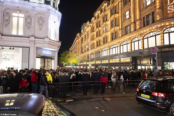 اتفاق مشابه تهران، اینبار در لندن! (تصاویر) اتفاق مشابه تهران، اینبار در لندن! (تصاویر)