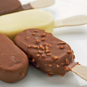 طرز تهیه بستنی چوبی خانگی