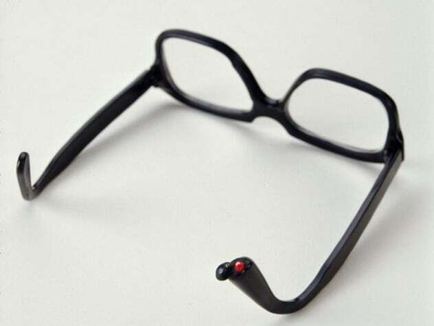 عجیب ترین ابزارهای جاسوسی که باورتان نمی شود؛ از موش مرده تا خنجری به شکل پیپ!