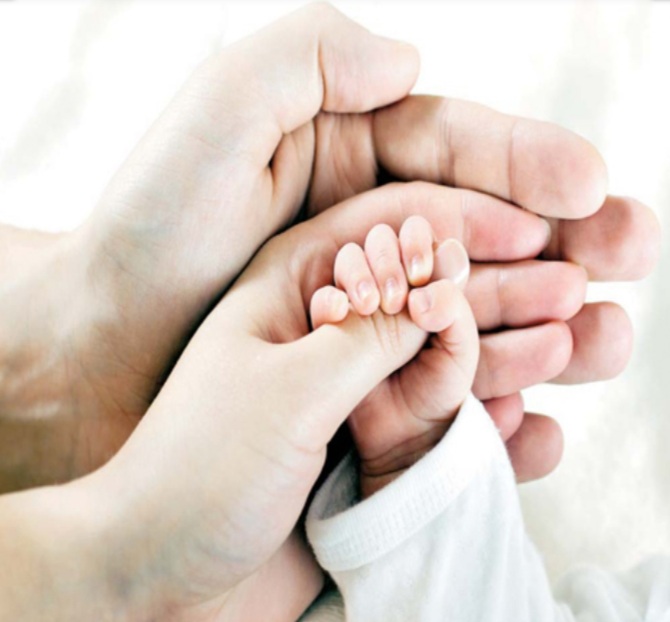 آثار و فواید فرزندآوری بر خانواده آثار و فواید فرزندآوری بر خانواده