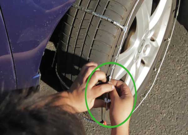 نحوه استفاده از زنجیر چرخ / نکاتی که بسیاری از رانندگان از آنها آگاه نیستند (+عکس) نحوه استفاده از زنجیر چرخ / نکاتی که بسیاری از رانندگان از آنها آگاه نیستند (+عکس)