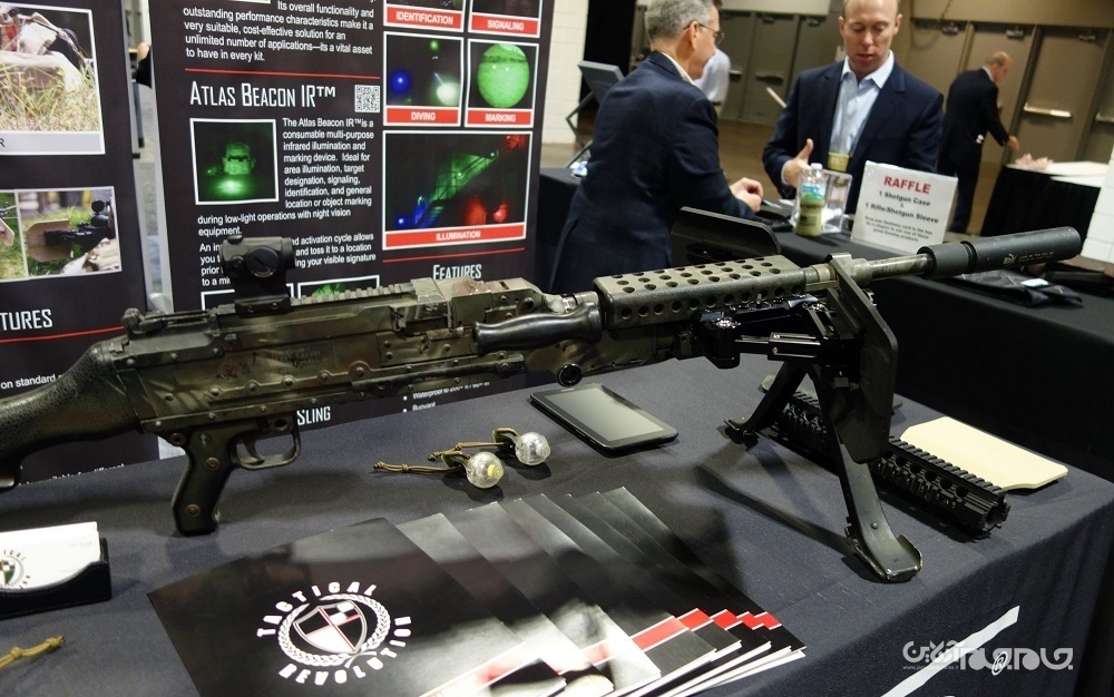 گوش فیل هایی برای نجات تیرانداز+عکس