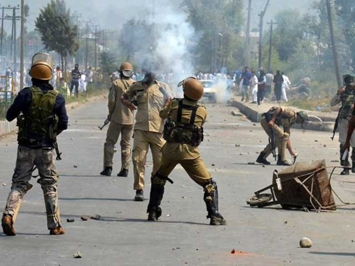 درگیری‌های صبح امروز در کشمیر هند دو کشته و چهار مجروح بر جا گذاشت.