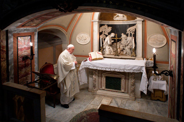 معلق میان زمین و هوا / قطار شلوغ در اوج کرونا (تصاویر) معلق میان زمین و هوا / قطار شلوغ در اوج کرونا (تصاویر)