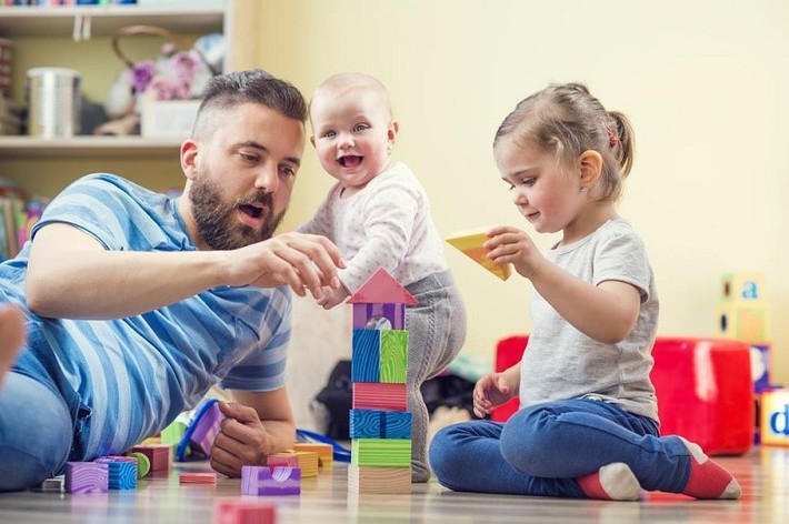 آیا تا به حال با یک کودک بازی کرده اید و حتی اگر آنها هنوز نمی توانستند با شما صحبت کنند ، احساس ارتباط می کنید؟ تحقیقات جدید نشان می دهد که شما به معنای واقعی کلمه ممکن است 