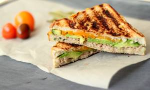 طرز تهیه ساندویچ خوشمزه آووکادو