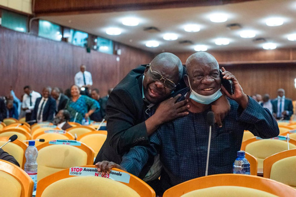 تظاهرات در گوشه و کنار جهان! / صف طویل کامیون داران لب مرز (تصاویر) تظاهرات در گوشه و کنار جهان! / صف طویل کامیون داران لب مرز (تصاویر)