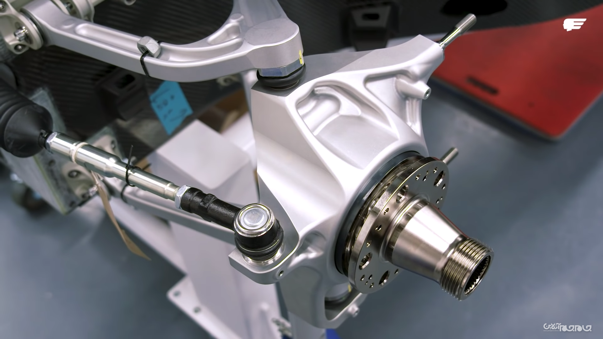 استفاده از بزرگترین قطعه طلا در صنعت خودروسازی توسط گوردون موری T50