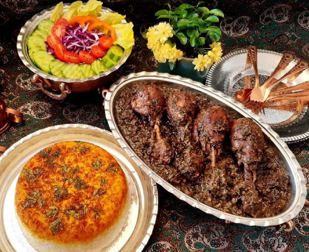 طرز تهیه خورشت مرغ بارب انارو گردو