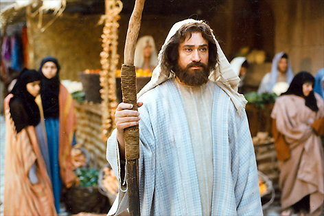 ماجرای  ولادت حضرت ابراهیم و در امان ماندن از گزند نمرود ماجرای  ولادت حضرت ابراهیم و در امان ماندن از گزند نمرود