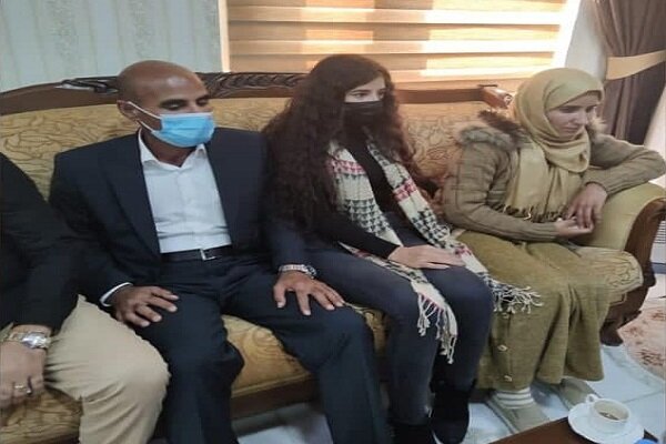 آزادی یک زن ایزدی از دست داعش پس از ۶ سال (+عکس) آزادی یک زن ایزدی از دست داعش پس از ۶ سال (+عکس)
