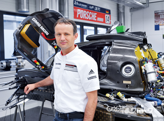 خودروی برقی اپل احتمالا از سیستم تاریک کردن خودکار شیشه‌ها برخوردار است+عکس