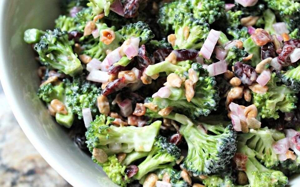طرز تهیه سالاد کلم بروکلی و کشمش طرز تهیه سالاد کلم بروکلی و کشمش