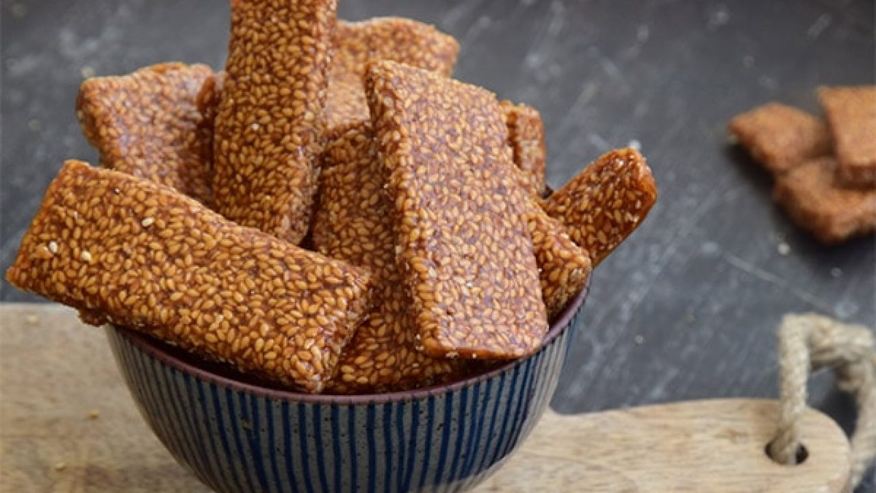 طرز تهیه سوهان کنجدی آسان و خانگی