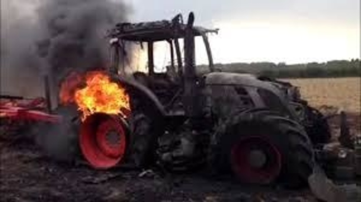 فرمانده انتظامی شهرستان کلات از آتش سوزی یک دستگاه تراکتور و خسارت 6 میلیاردریالی خبر داد.