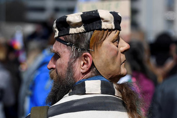 واکسیناسیون خانه به خانه در آمازون / اتومبیل آبی و خبرساز (گزارش تصویری) واکسیناسیون خانه به خانه در آمازون / اتومبیل آبی و خبرساز (گزارش تصویری)