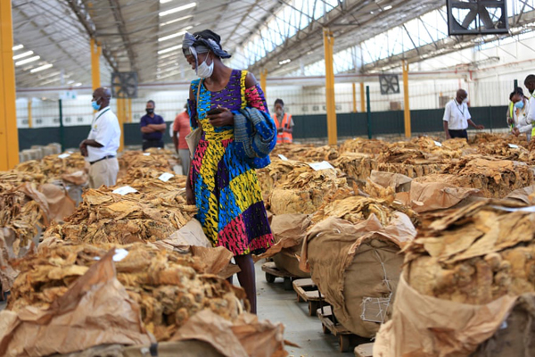 صف دریافت پول / آتش در خیابان های بلفاست (گزارش تصویری) صف دریافت پول / آتش در خیابان های بلفاست (گزارش تصویری)