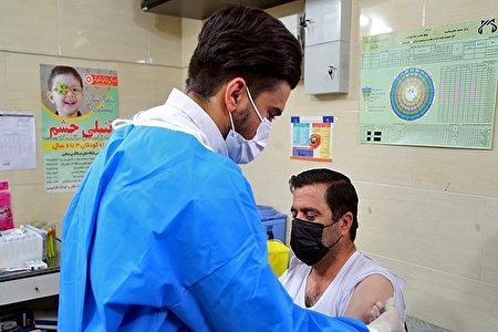 استفاده از سهمیه واکسن پاکبانان این بار در علیآباد کتول / تزریق واکسن به پیمانکار، یک مدیر و ۲ کارمند شهرداری