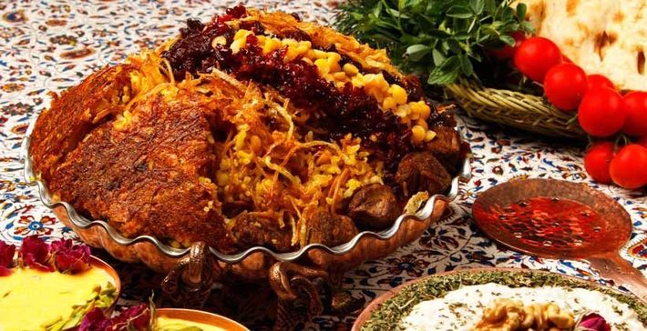 تنوع غذایی استان سمنان به حدی است که تنها در یکی از شهرهای این استان 42 نام سنتی مختلف پخت می گردد که در آثار ملی به ثبت رسیده است. در این گزارش به روش طبخ یکی از جذابترین دسر های کشور اشاره شده است.