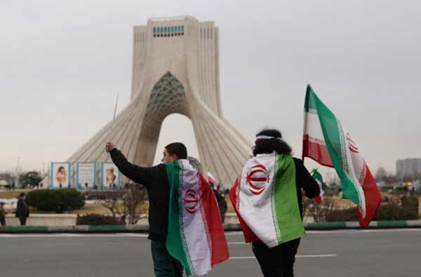 راهپیمایی ۲۲ بهمن در سراسر ایران آغاز شد (+عکس) راهپیمایی ۲۲ بهمن در سراسر ایران آغاز شد (+عکس)