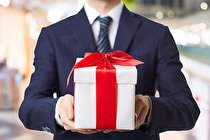 هدیه کاری چی بگیریم؟ به همراه ایده‌های جذاب و متفاوت