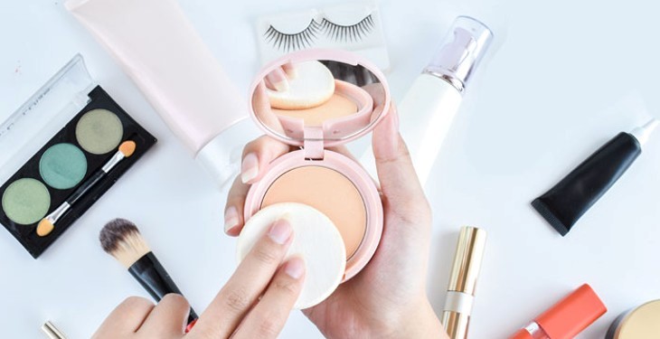 7 اشتباه رایج آرایشی که سن شما را بالاتر نشان خواهد داد