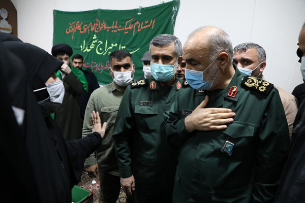 فرماندهان ارشد سپاه در مراسم وداع با پیکر دو شهید مدافع حرم (+عکس) فرماندهان ارشد سپاه در مراسم وداع با پیکر دو شهید مدافع حرم (+عکس)
