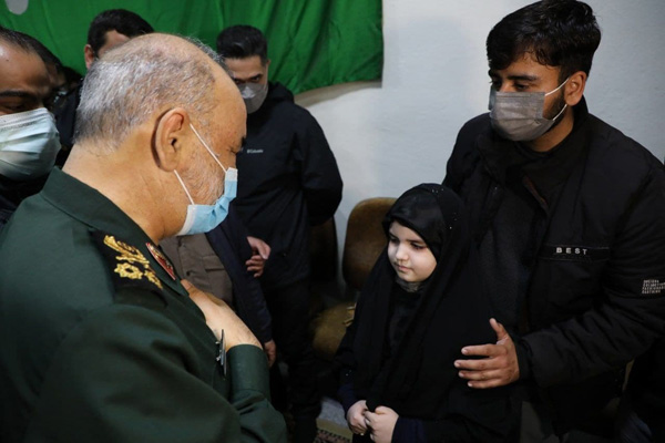 فرماندهان ارشد سپاه در مراسم وداع با پیکر دو شهید مدافع حرم (+عکس) فرماندهان ارشد سپاه در مراسم وداع با پیکر دو شهید مدافع حرم (+عکس)