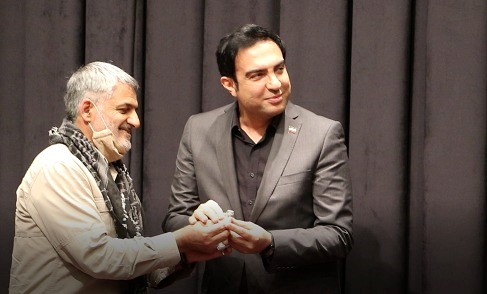 نگین سلیمانی به کارآفرین برتر جهان اسلام و پیشتاز آزادی ۵۰۰ زندانی جرائم مالی اهدا گردید.