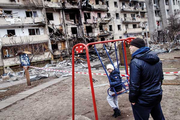 تا کی بـاید برای زنـدگی بجنگیم؟ (گزارش تصویری)