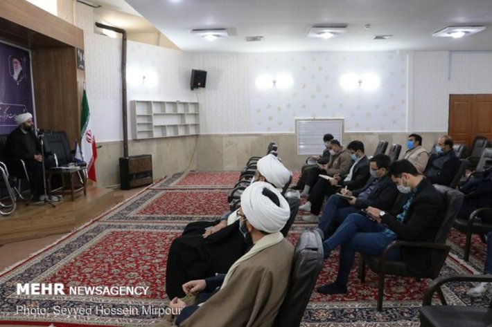 ریاست مرکز رسیدگی به امور مساجد استان‌های خراسان گفت: مساجد مراکز ثقل فعالیت‌های اجتماعی، مذهبی، فرهنگی و سیاسی هستند.