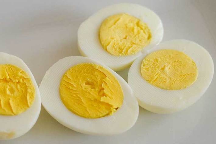 تخم مرغ یکی از اصلی‌ترین اجزای رژیم غذایی انسان‌ها است. این ماده دارای مواد مغذی‌ای است که در نمی‌توانید آن را منابع غذایی دیگر پیدا کنید.