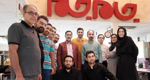 هنوز هم جام جمی هستم هنوز هم جام جمی هستم