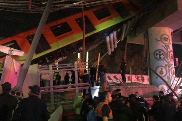 ده‌ها زخمی در پی فرو ریختن پل قطار در مکزیکوسیتی (+ عکس و فیلم)