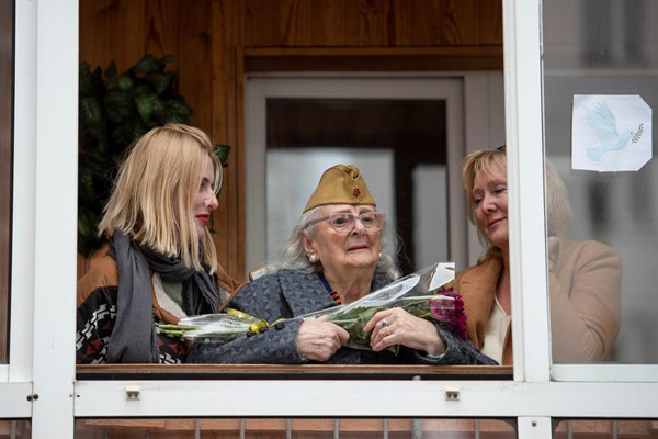 جهان در حال بازگشایی / گریه برای کپسول اکسیژن (گزارش تصویری) جهان در حال بازگشایی / گریه برای کپسول اکسیژن (گزارش تصویری)