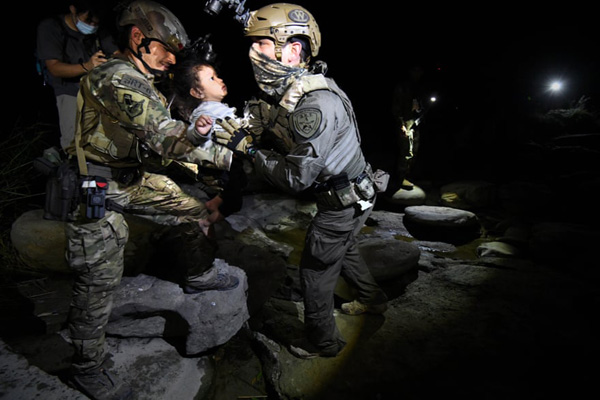 تور تبلیغاتی یک کاندیدا با کمک خرس / بچه فیل 5 ساعته (گزارش تصویری) تور تبلیغاتی یک کاندیدا با کمک خرس / بچه فیل 5 ساعته (گزارش تصویری)